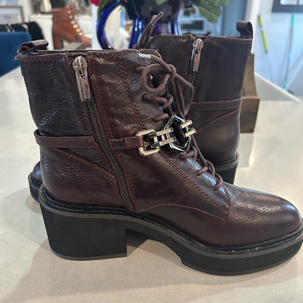 NWOB Vince Camuto Keltana Burgundy Lace-Up Boots with Chunky Heel Size 8.5 - Picture 5 of 6